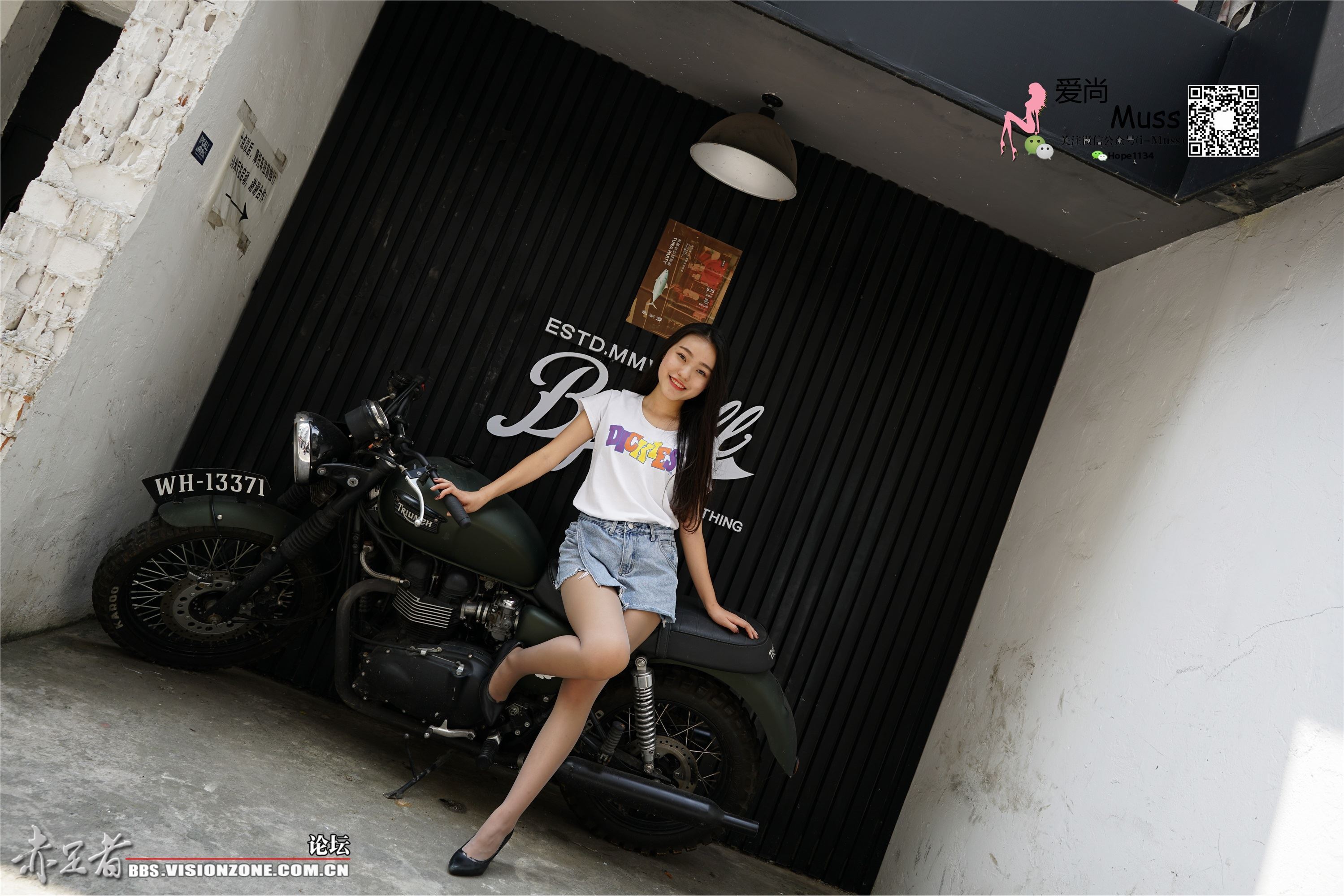 MussGirl慕丝女郎  NO.054 性格很好的大二礼仪模特小小带你上机车